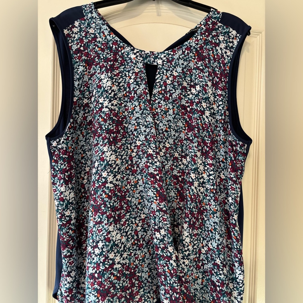 41 Hawthorn Navy Floral Sleeveless Keyhole Tank with Burgundy Accents